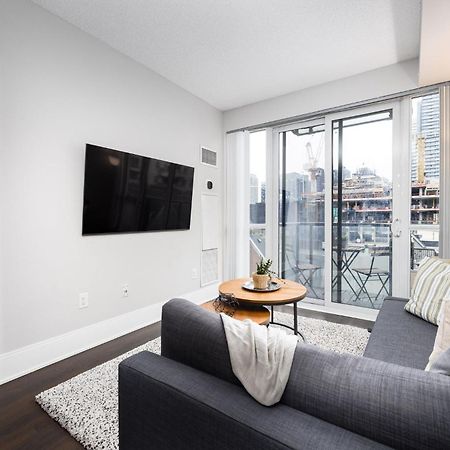 Dwtn Condo Near Cn Tower! W/ Free Parking Toronto Esterno foto