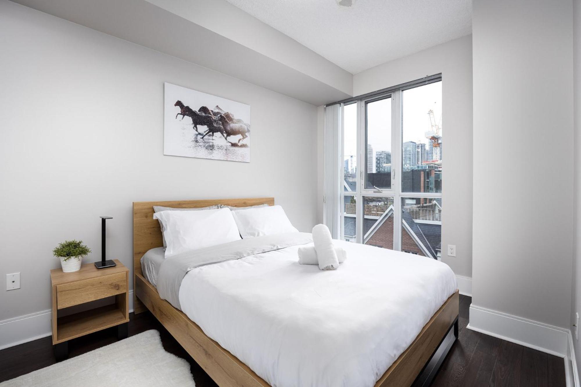 Dwtn Condo Near Cn Tower! W/ Free Parking Toronto Esterno foto